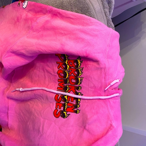 cropped broken promises sweatshirt - Picture 2 of 2